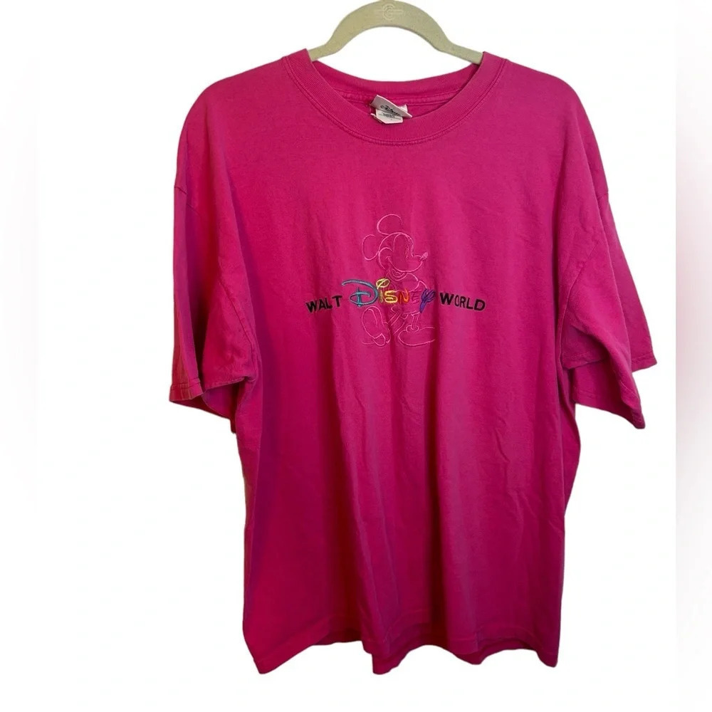 WALT DISNEY WORLD VINTAGE HOT PINK EMBROIDERED TEE